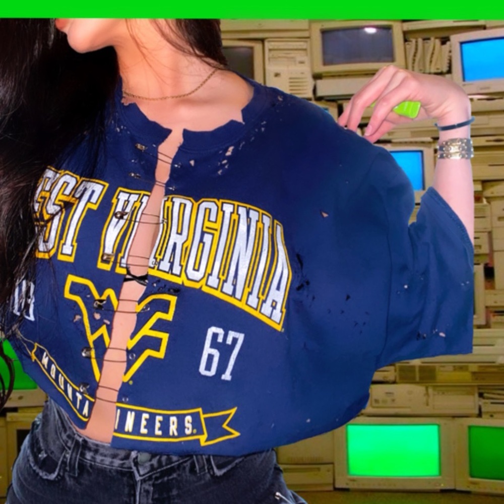 Vintage, one of a kind  tee. Handmade my me 🔥🔥